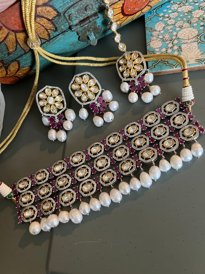 Scintillating Bridal Kundan Choker with Earrings and Maangtikka