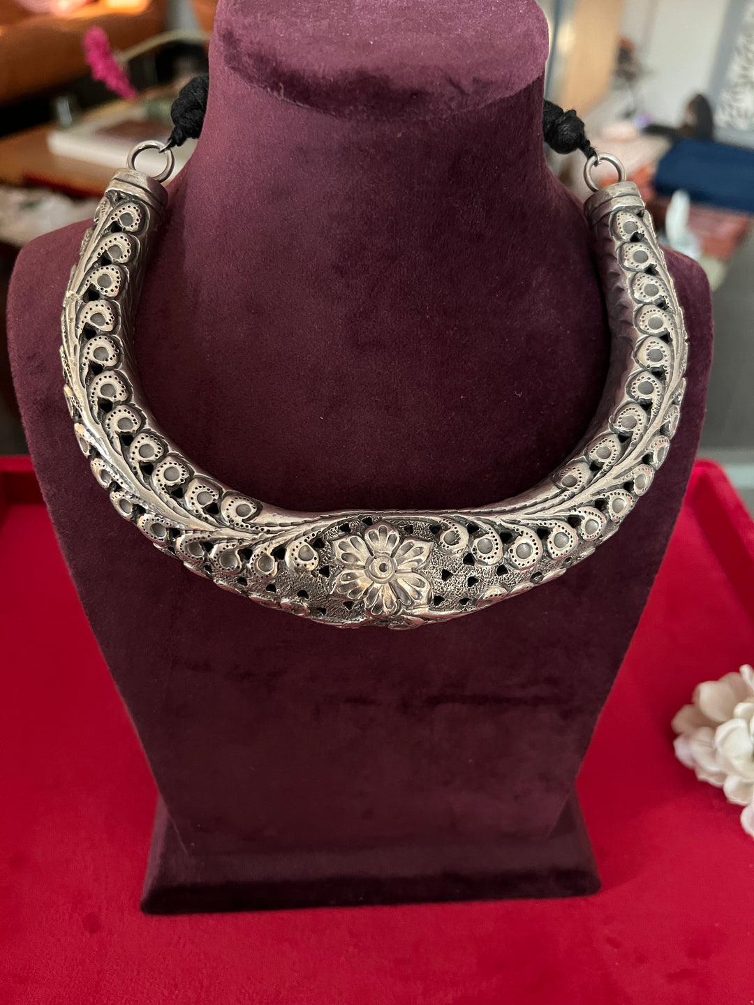 Antique Hasli Necklace - Exquisite Rajasthan Craftsmanship