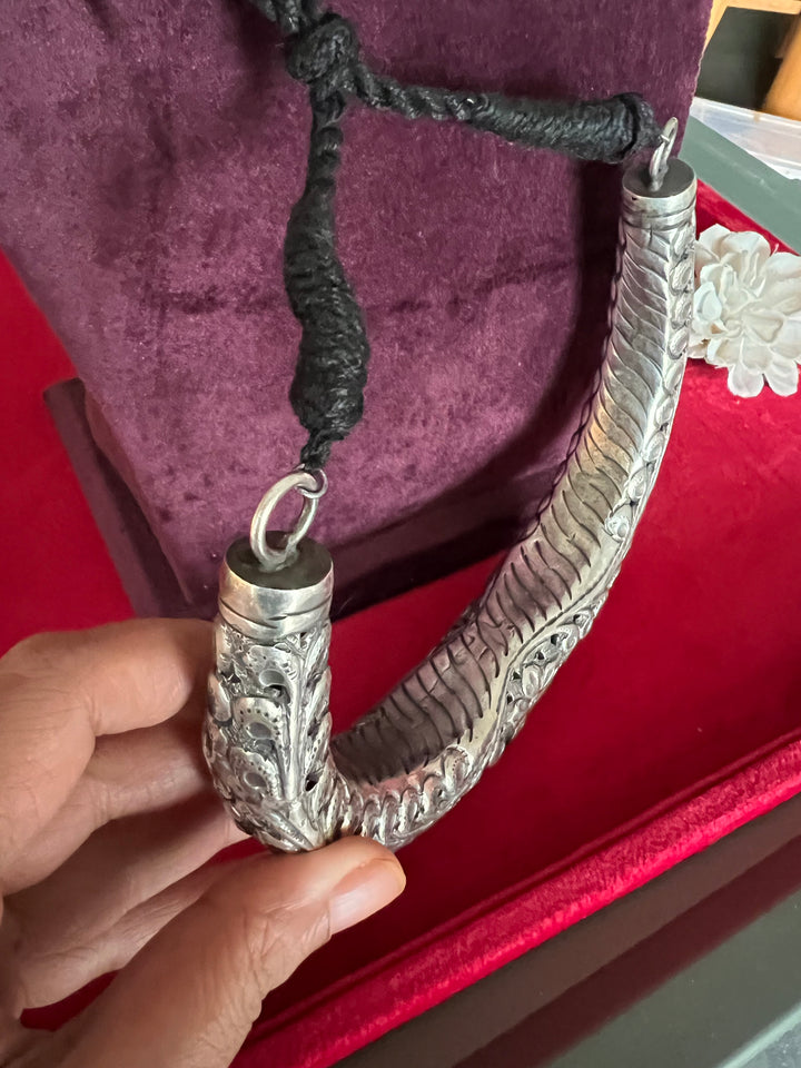 Antique Hasli Necklace - Exquisite Rajasthan Craftsmanship