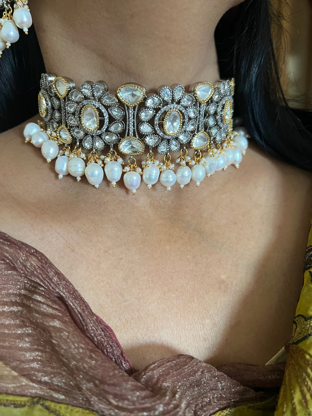 Elegant Kundan Choker with Earrings