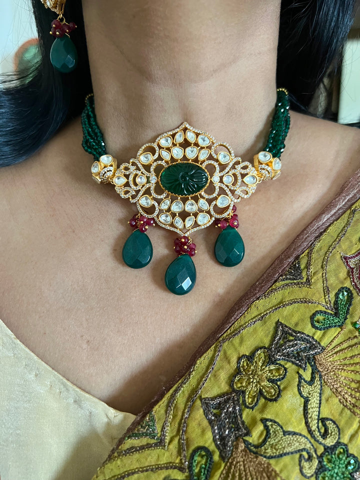Scintillating Kundan Choker with Earrings