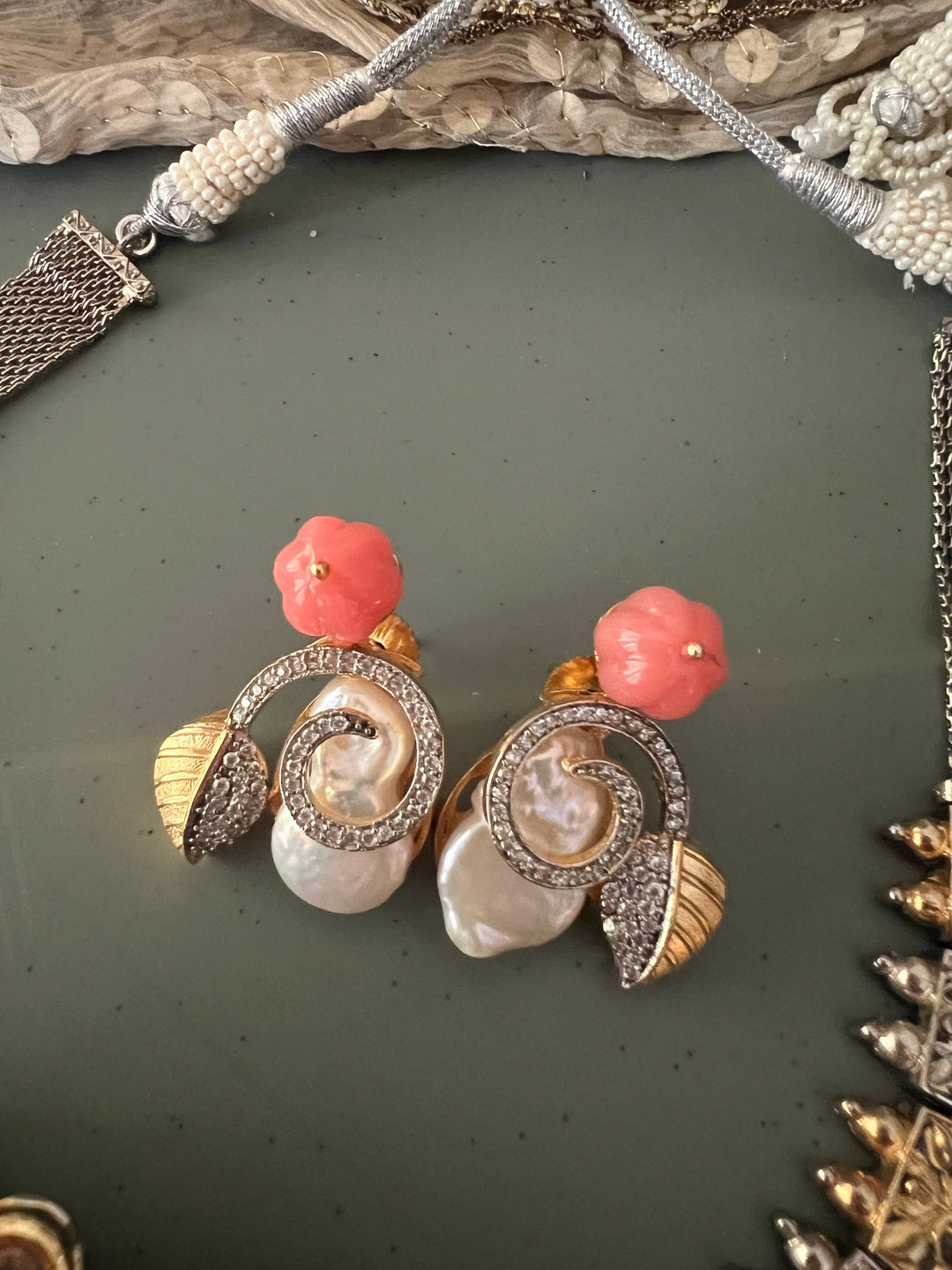 Elegant Necklace Set - Unmatched Quality and Style