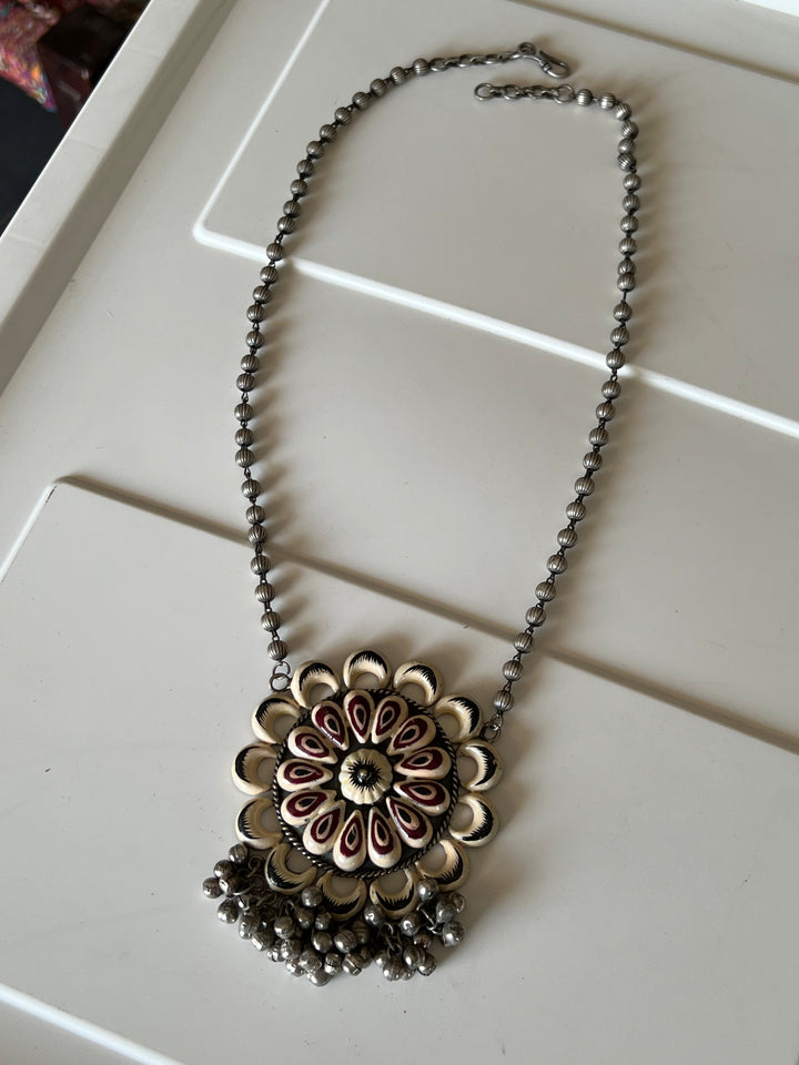 Exquisite Antique Enamelled Pendant Necklace - Elevate Your Elegance