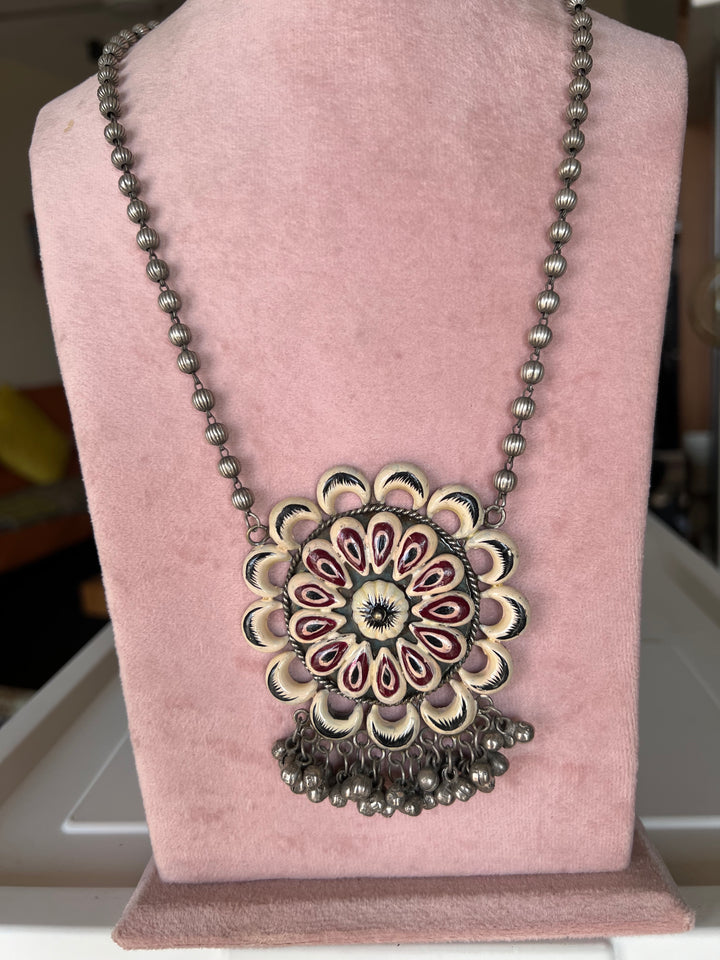 Exquisite Antique Enamelled Pendant Necklace - Elevate Your Elegance