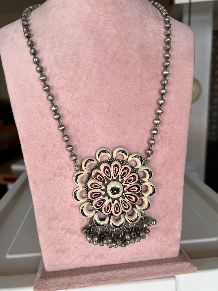 Exquisite Antique Enamelled Pendant Necklace - Elevate Your Elegance