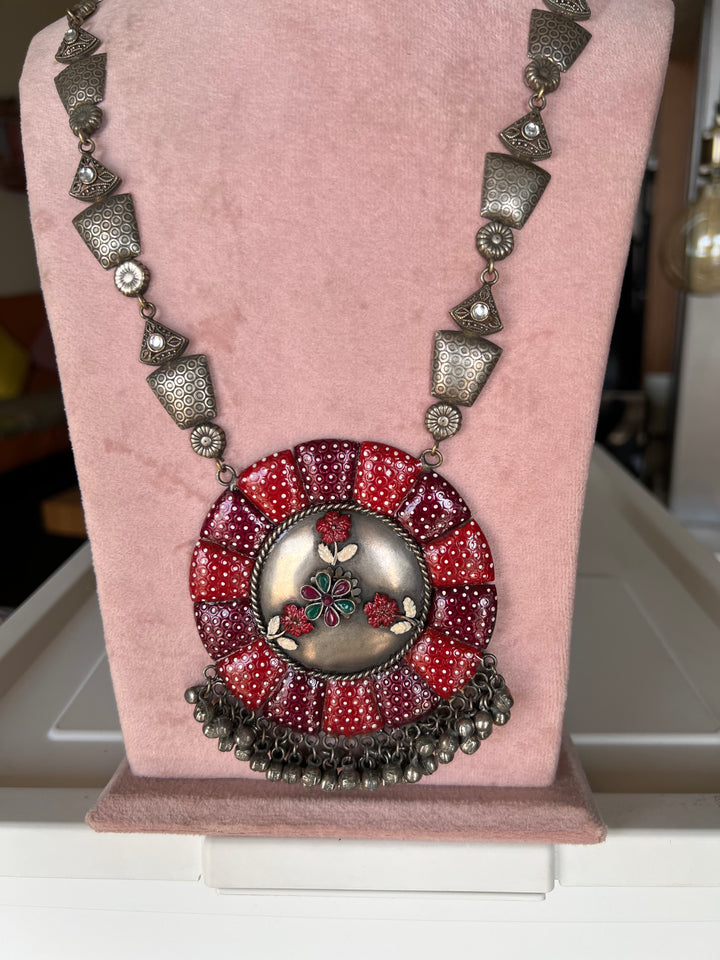 Exquisite Antique Enamelled Pendant Necklace - Elevate Your Elegance