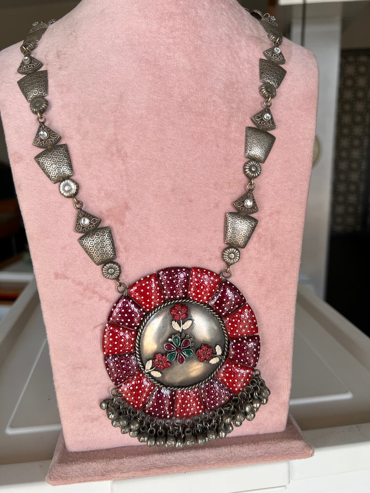 Exquisite Antique Enamelled Pendant Necklace - Elevate Your Elegance