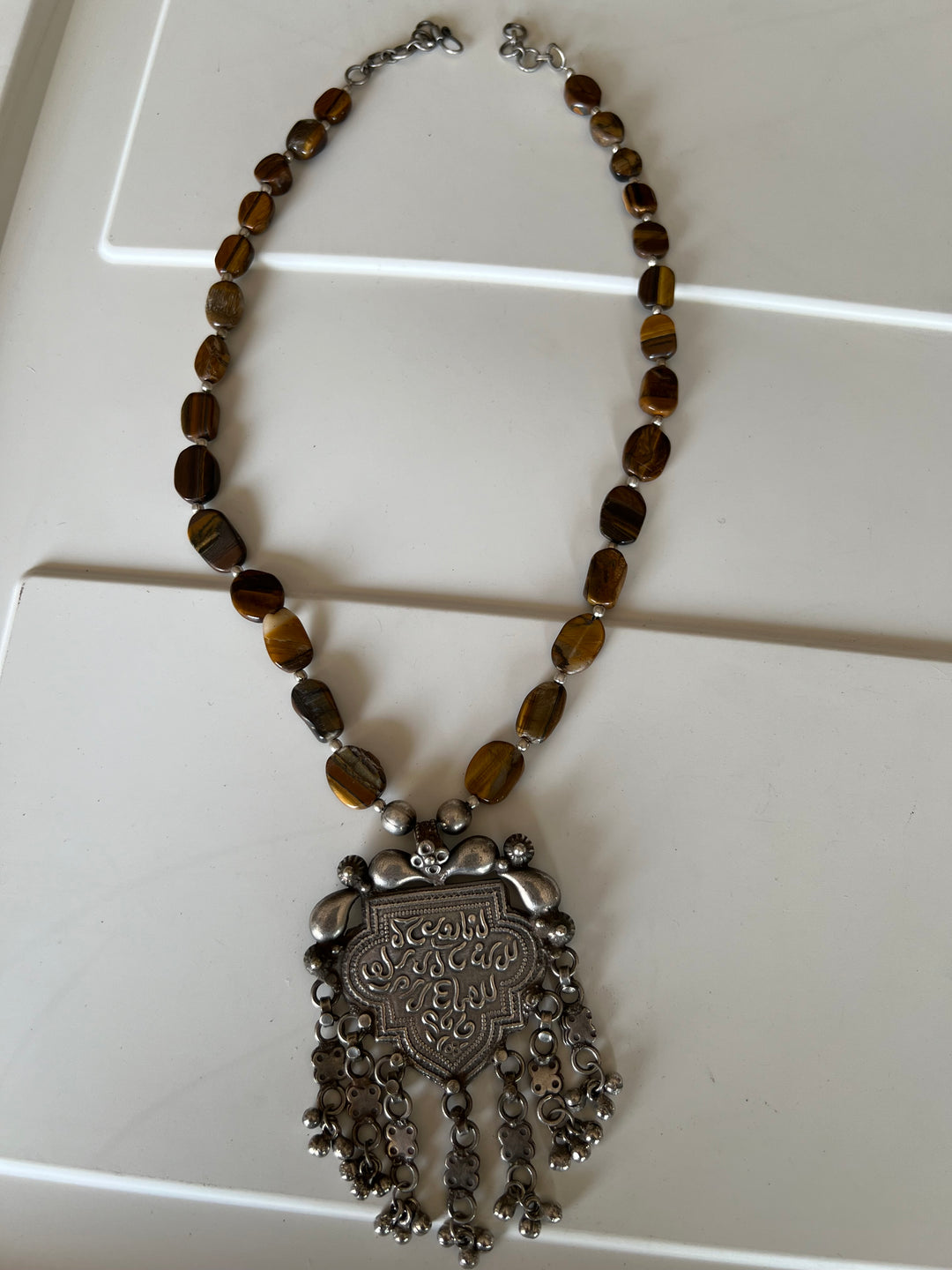 Exquisite Antique Pendant Necklace - Elevate Your Elegance