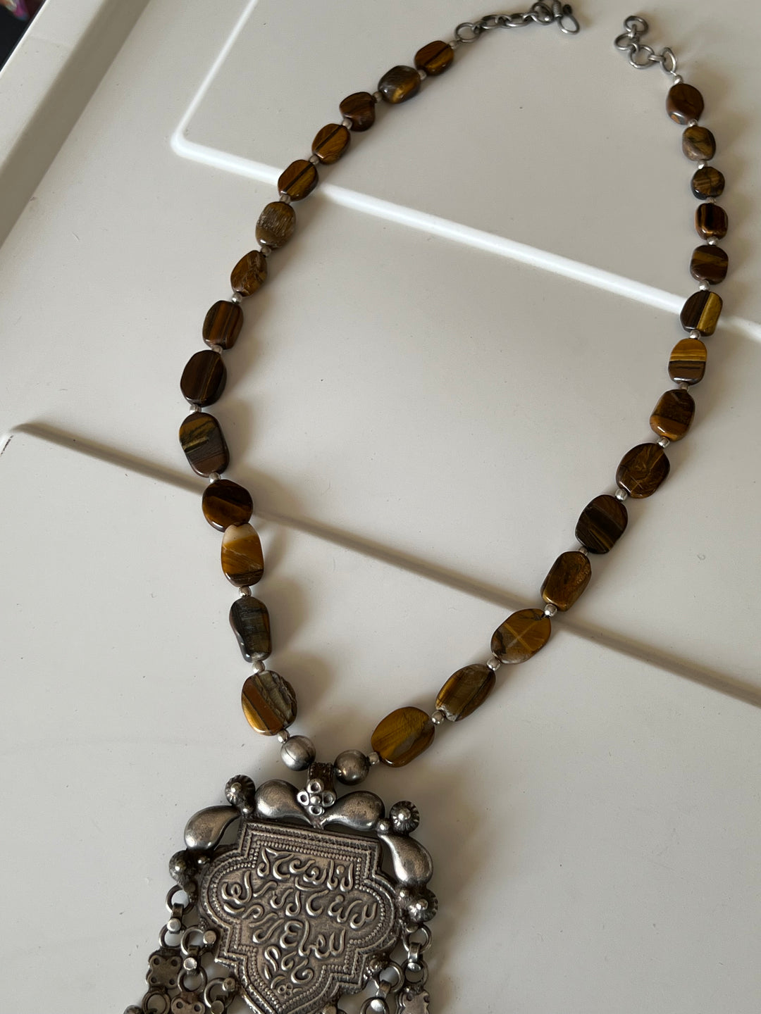 Exquisite Antique Pendant Necklace - Elevate Your Elegance