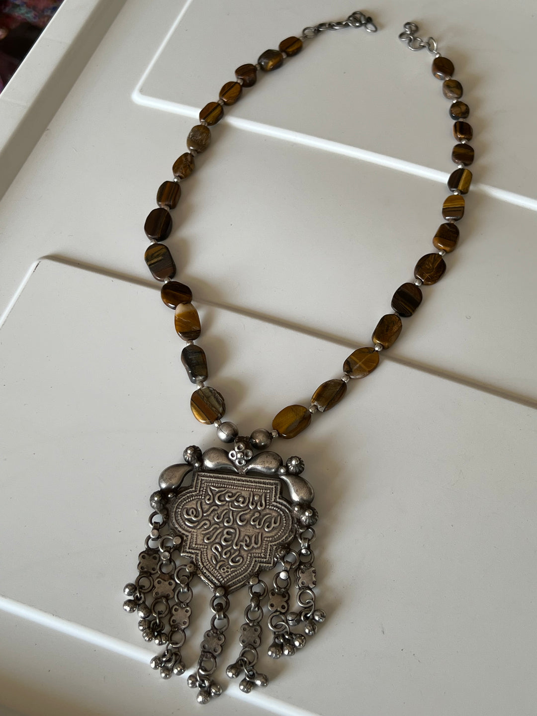 Exquisite Antique Pendant Necklace - Elevate Your Elegance