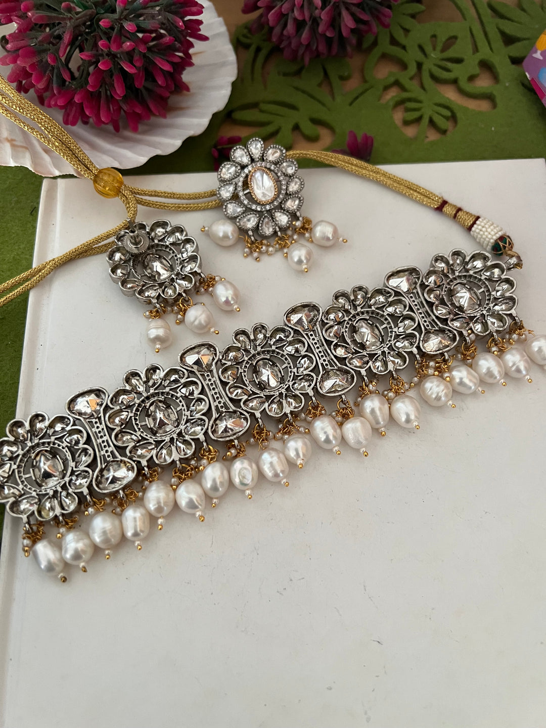 Elegant Kundan Choker with Earrings