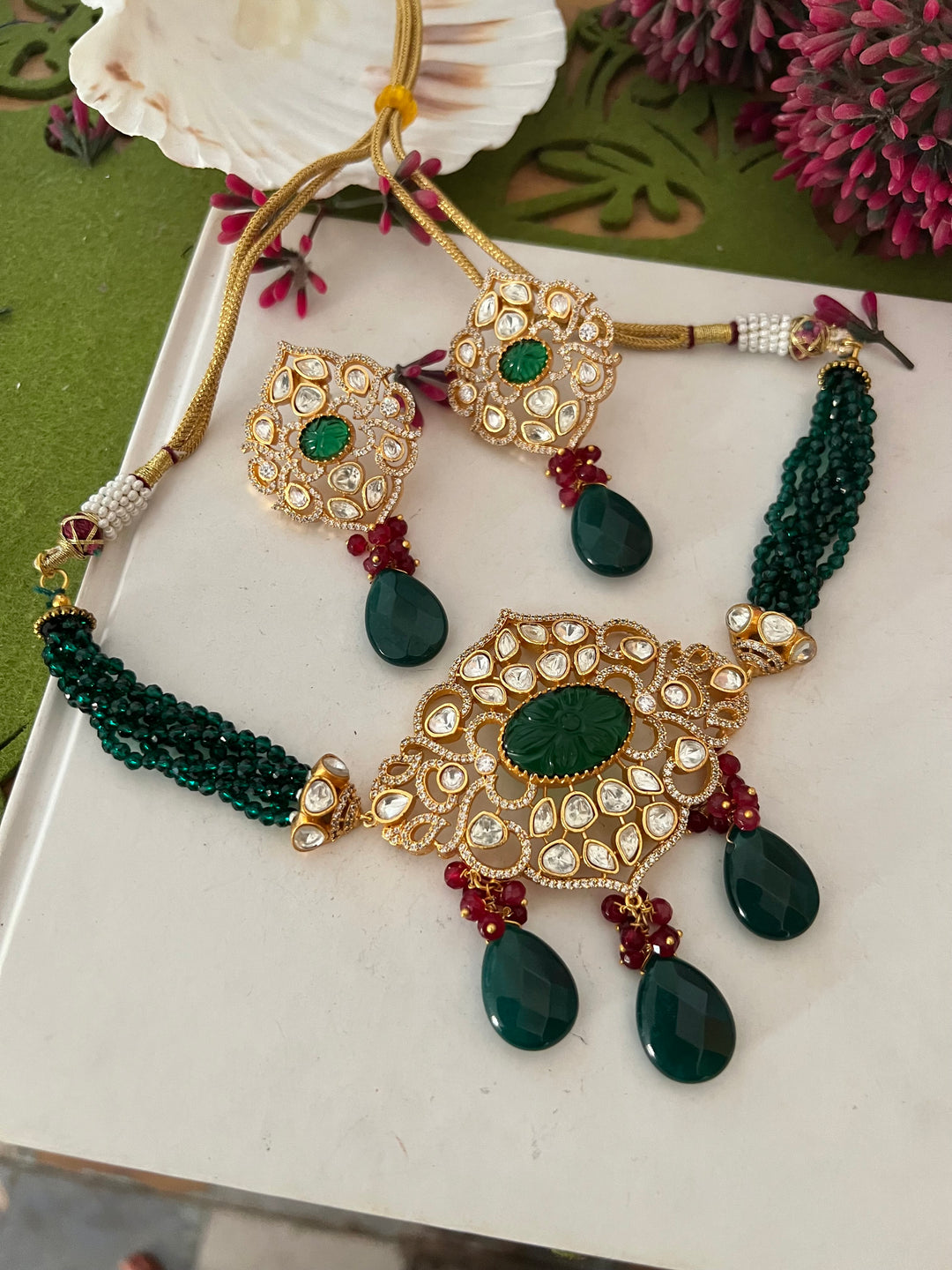 Scintillating Kundan Choker with Earrings