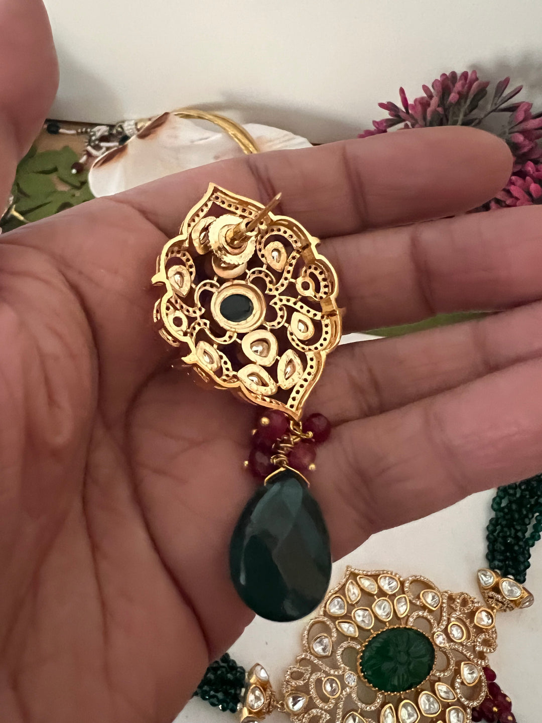 Scintillating Kundan Choker with Earrings