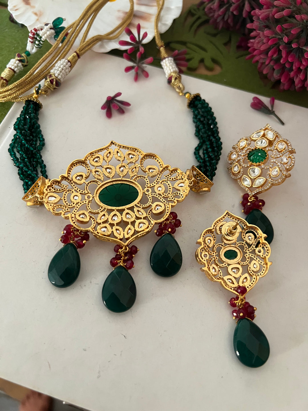 Scintillating Kundan Choker with Earrings