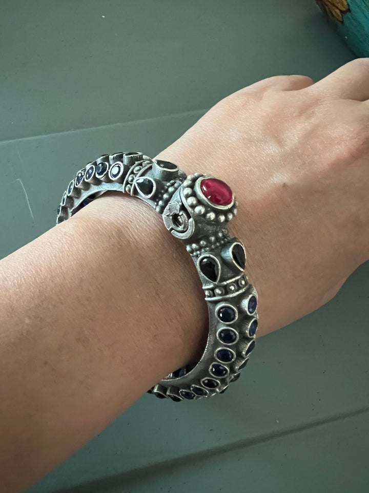 Exquisite Antique Brass Kada - Unparalleled Quality and Style