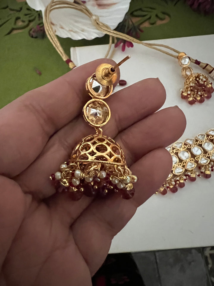 Scintillating Kundan Choker with Earrings