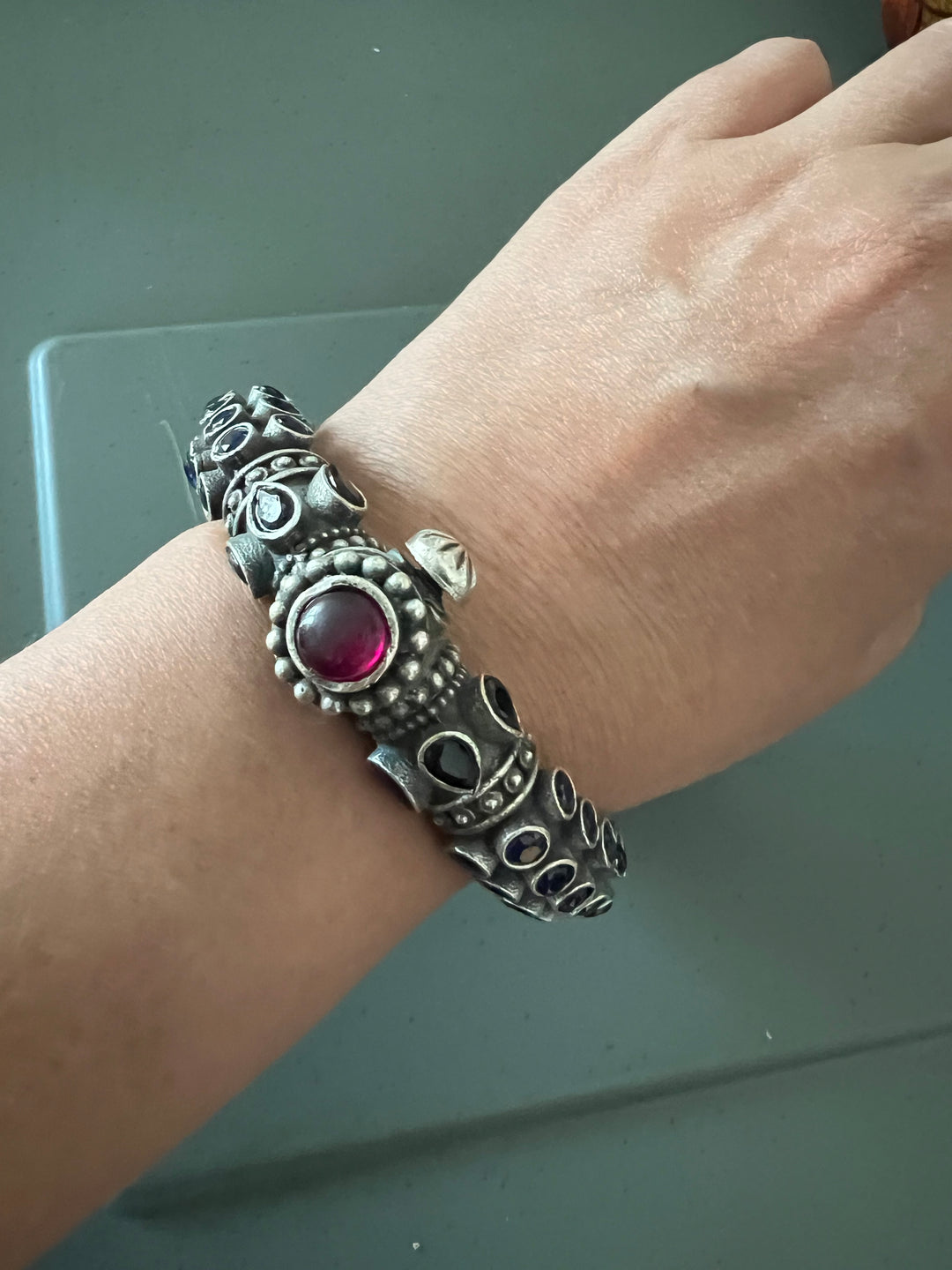 Exquisite Antique Brass Kada - Unparalleled Quality and Style