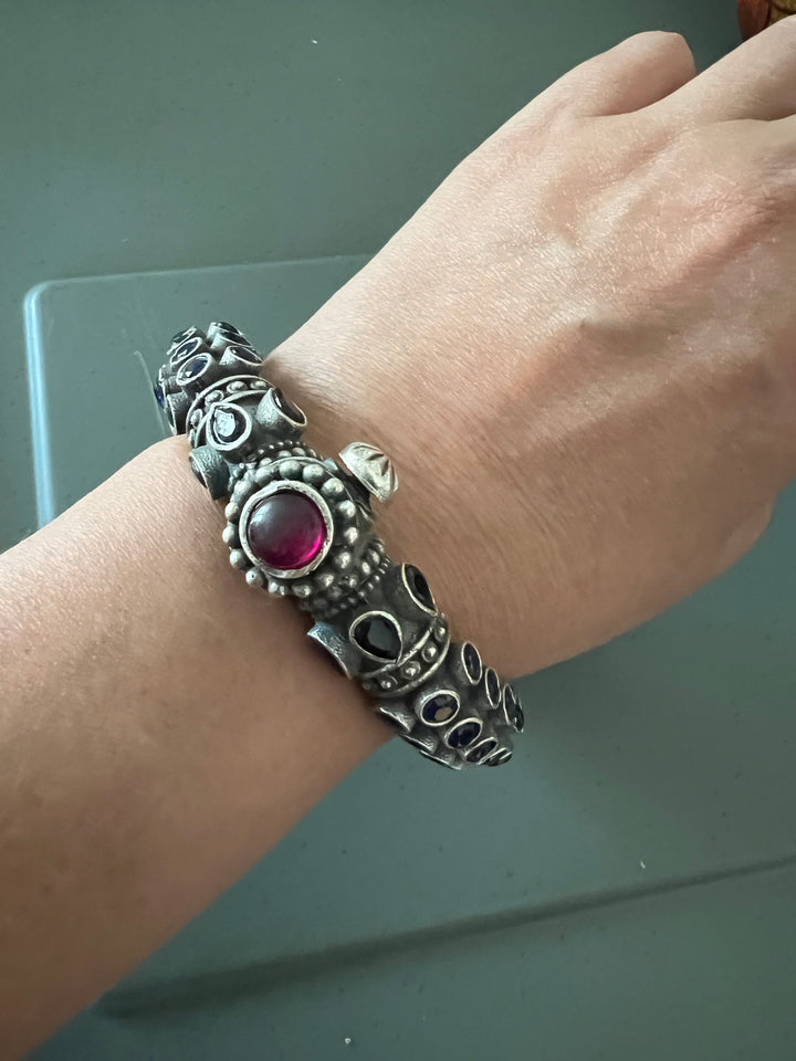 Exquisite Antique Brass Kada - Unparalleled Quality and Style