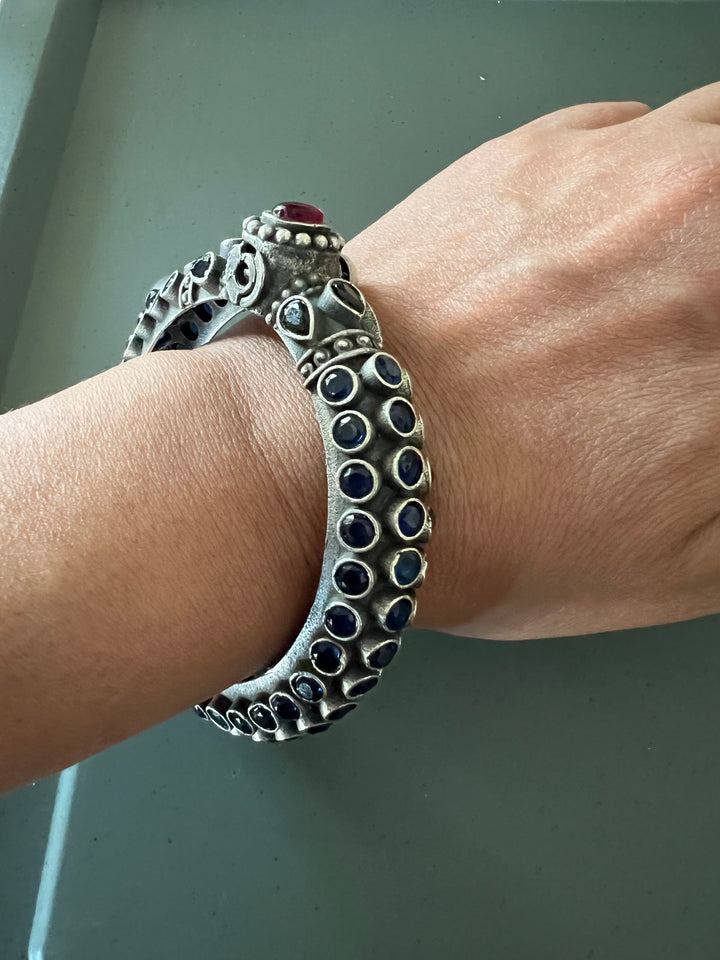 Exquisite Antique Brass Kada - Unparalleled Quality and Style