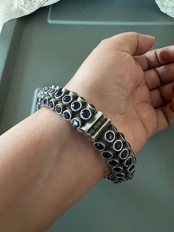 Exquisite Antique Brass Kada - Unparalleled Quality and Style