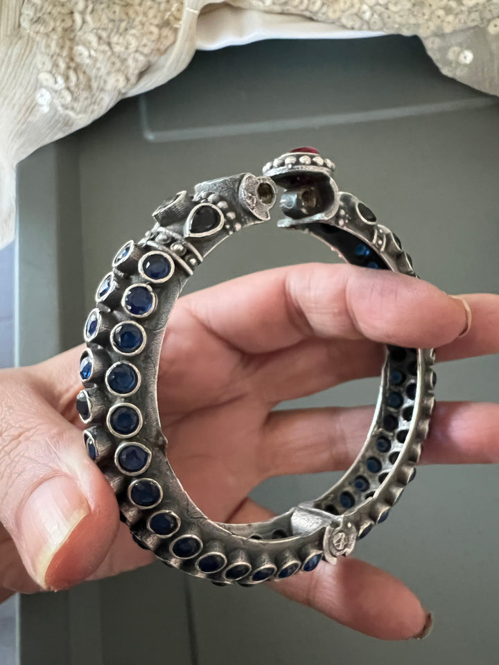 Exquisite Antique Brass Kada - Unparalleled Quality and Style