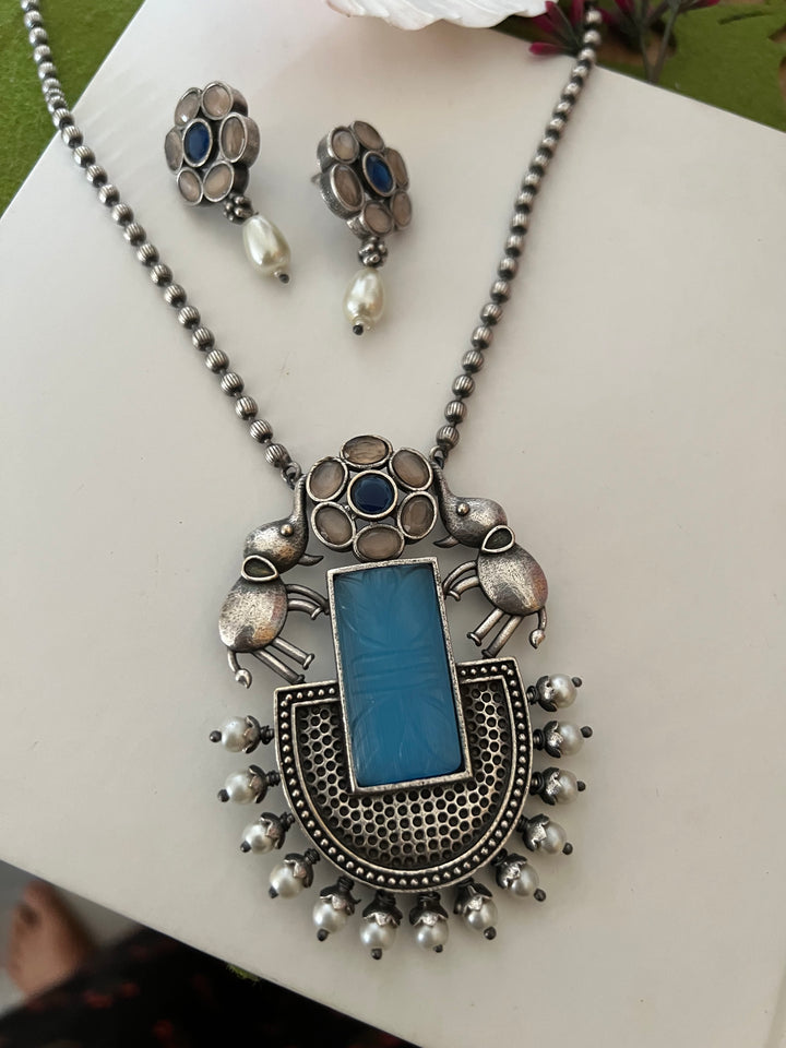 SHIVKA Fusion Necklace with Earrings