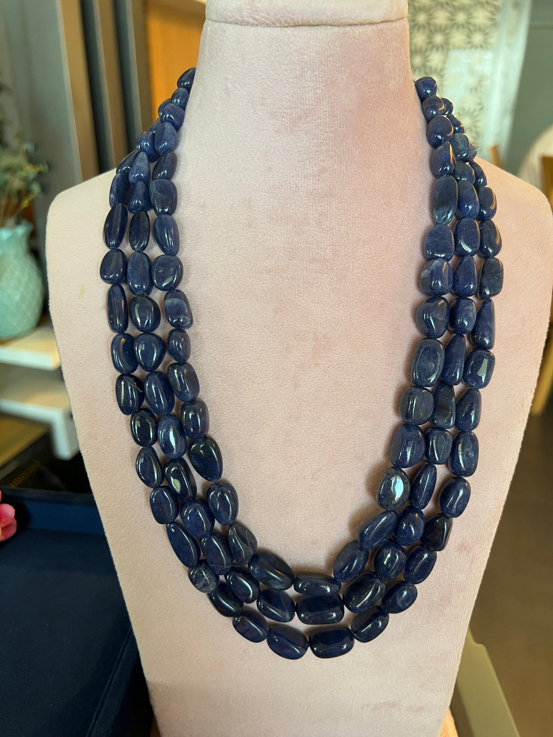 Artisan-Crafted Lapis Lazuli Necklace: Regal Elegance from Sri Lanka