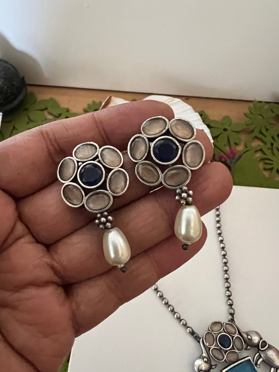 SHIVKA Fusion Necklace with Earrings