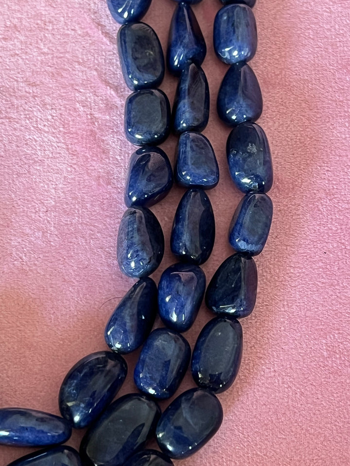 Artisan-Crafted Lapis Lazuli Necklace: Regal Elegance from Sri Lanka