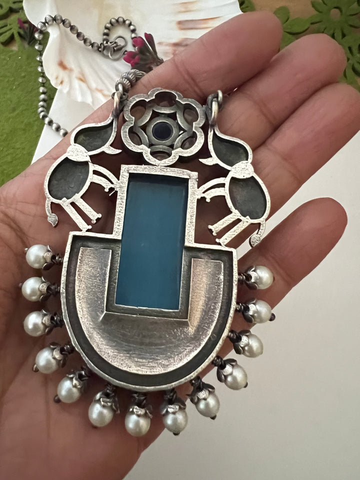 SHIVKA Fusion Necklace with Earrings