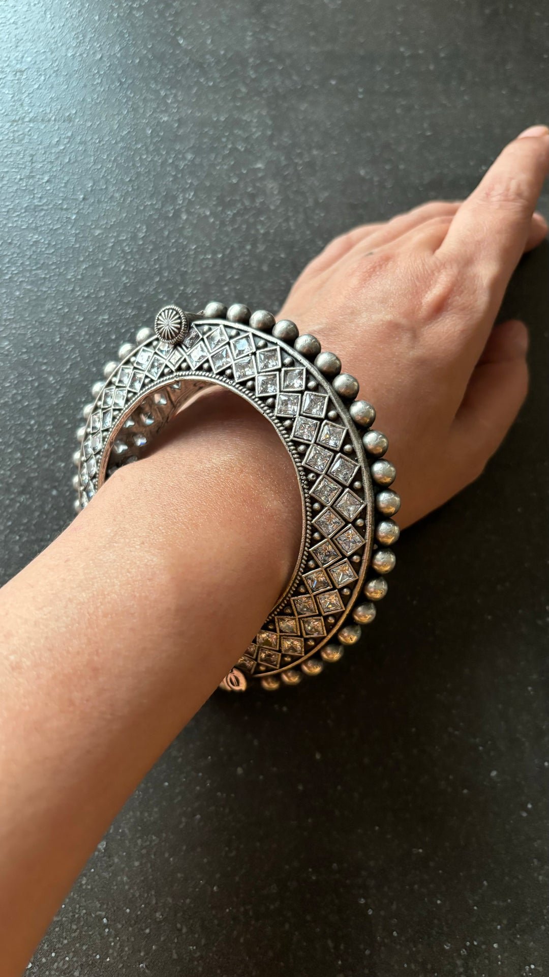 Antique Pacheli Kada