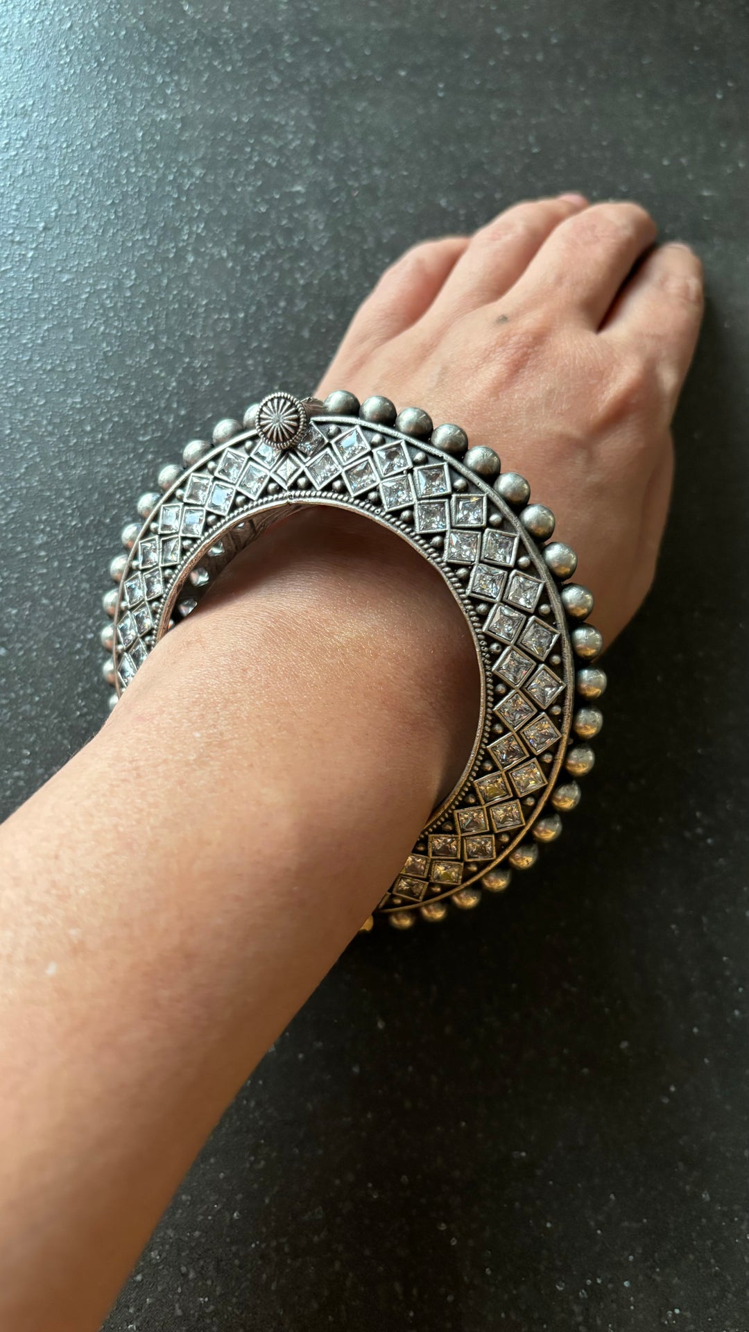 Antique Pacheli Kada