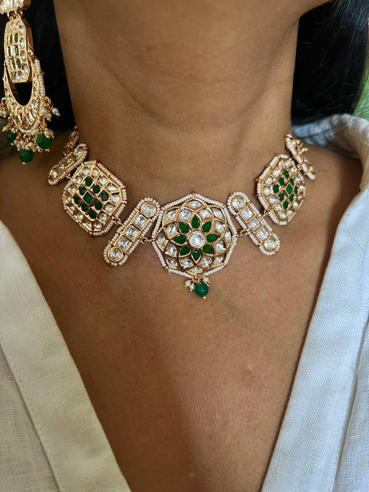 Elegant Kundan Choker Necklace with Chandbalis