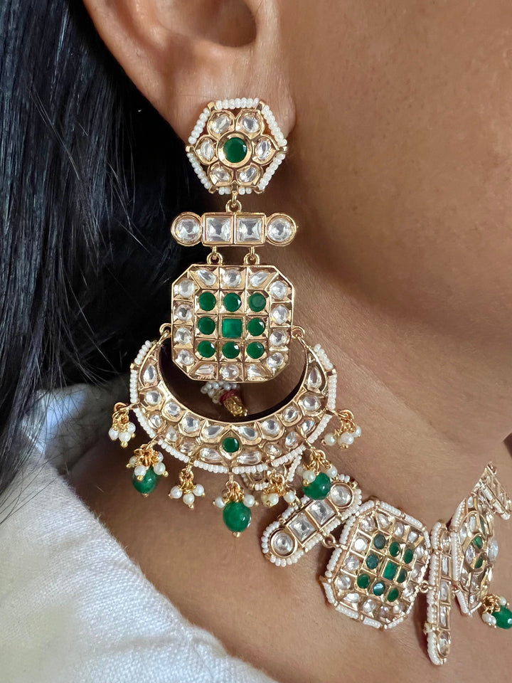 Elegant Kundan Choker Necklace with Chandbalis