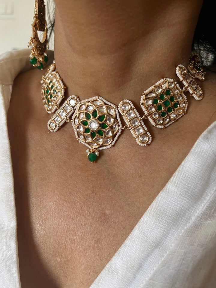 Elegant Kundan Choker Necklace with Chandbalis