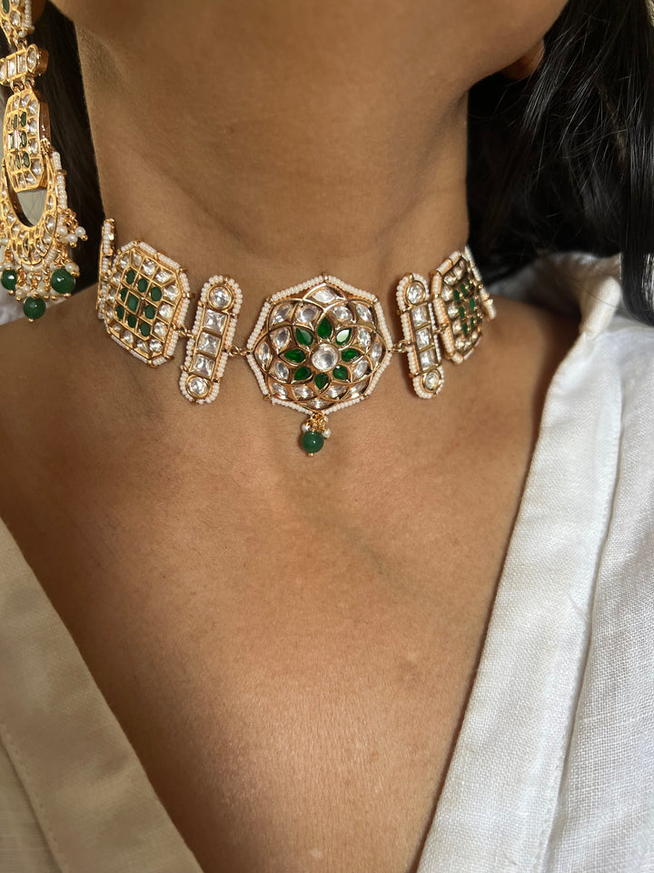 Elegant Kundan Choker Necklace with Chandbalis