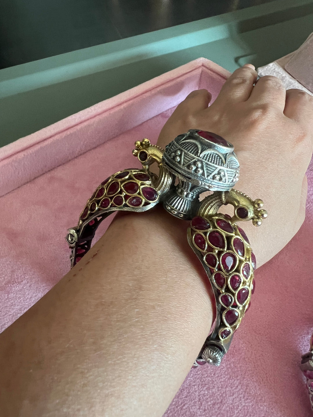 Vintage Twin Peacock Bangle: Timeless Elegance