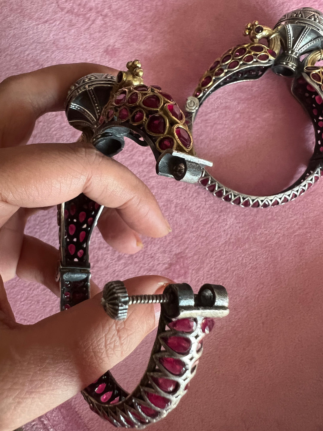 Vintage Twin Peacock Bangle: Timeless Elegance