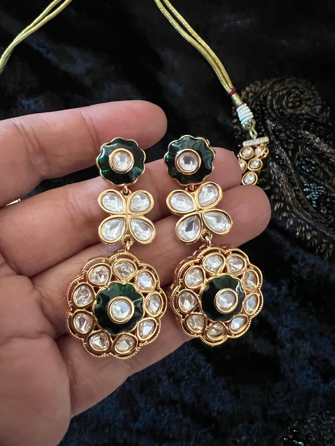 Elegant Kundan Necklace Set - Dazzle at Weddings and Festive Affairs