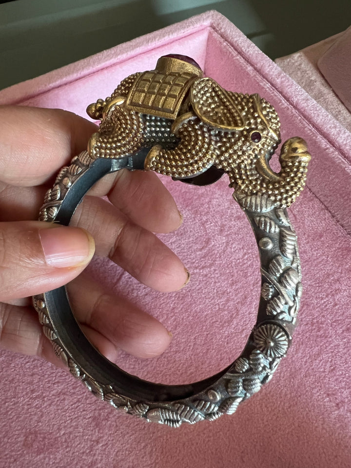 Vintage Elephant Bangle: Timeless Elegance