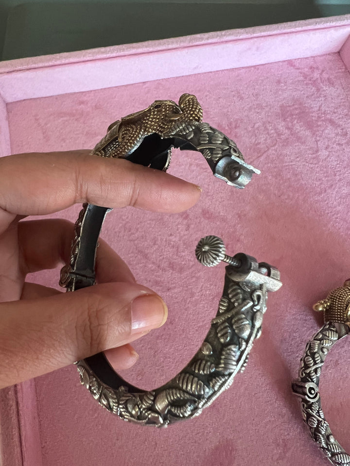 Vintage Elephant Bangle: Timeless Elegance