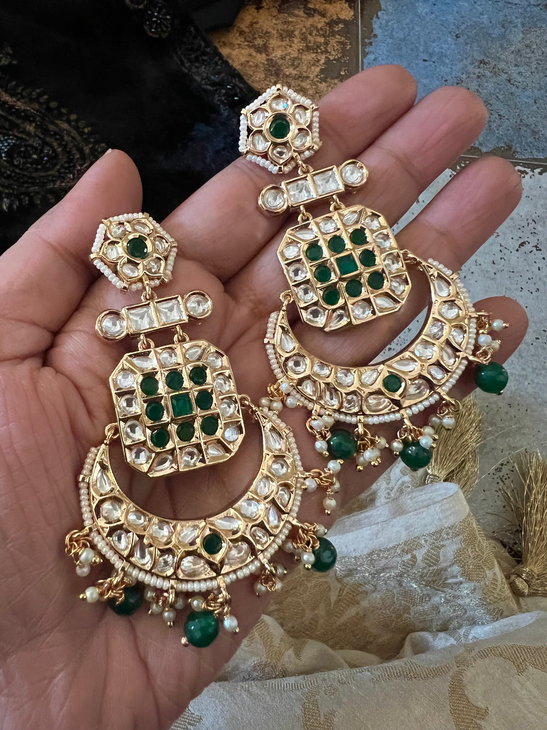 Elegant Kundan Choker Necklace with Chandbalis