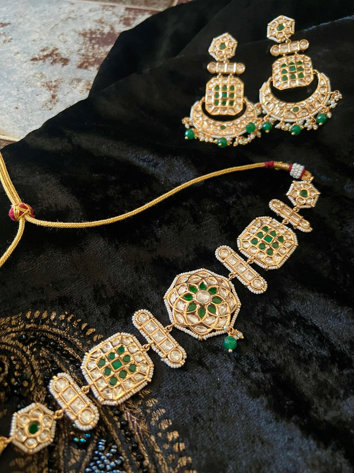 Elegant Kundan Choker Necklace with Chandbalis