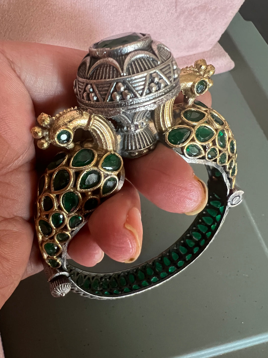 Vintage Twin Peacock Bangle: Timeless Elegance