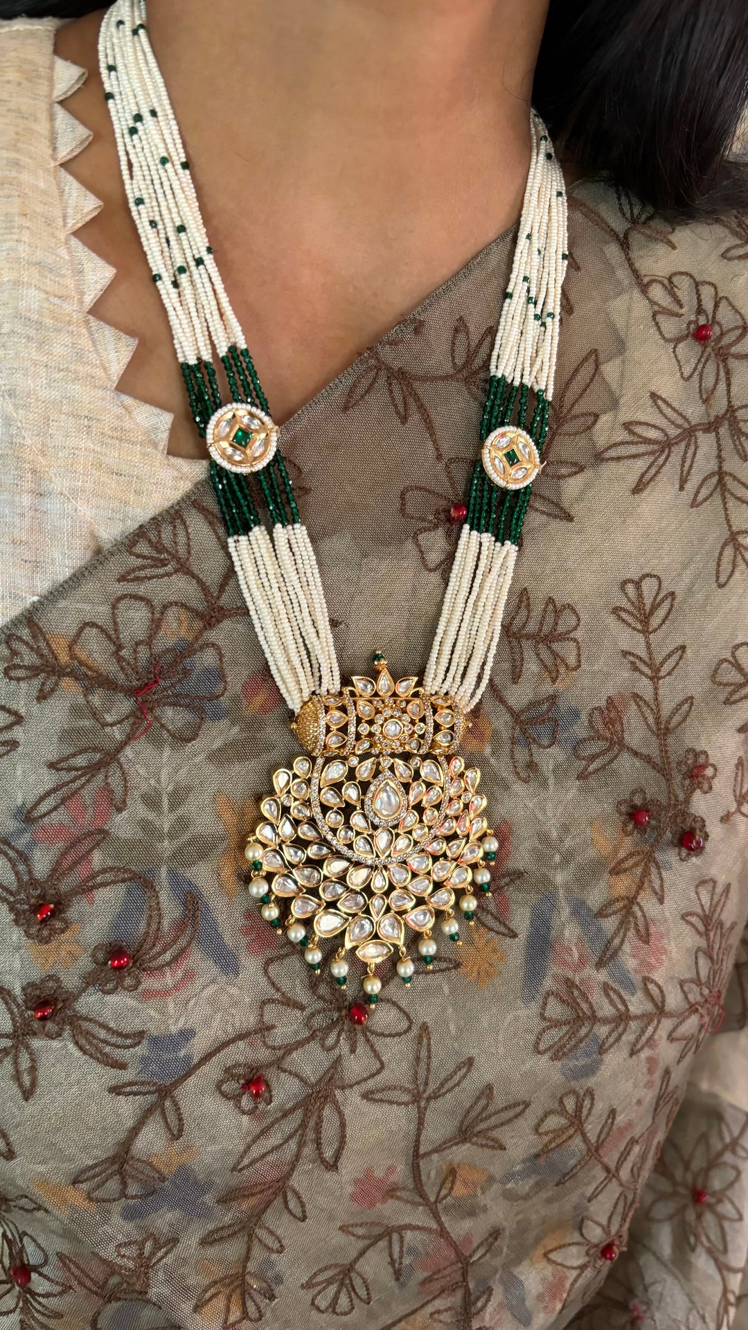 Beautiful Kundan Pendant Necklace with Chandbaalis