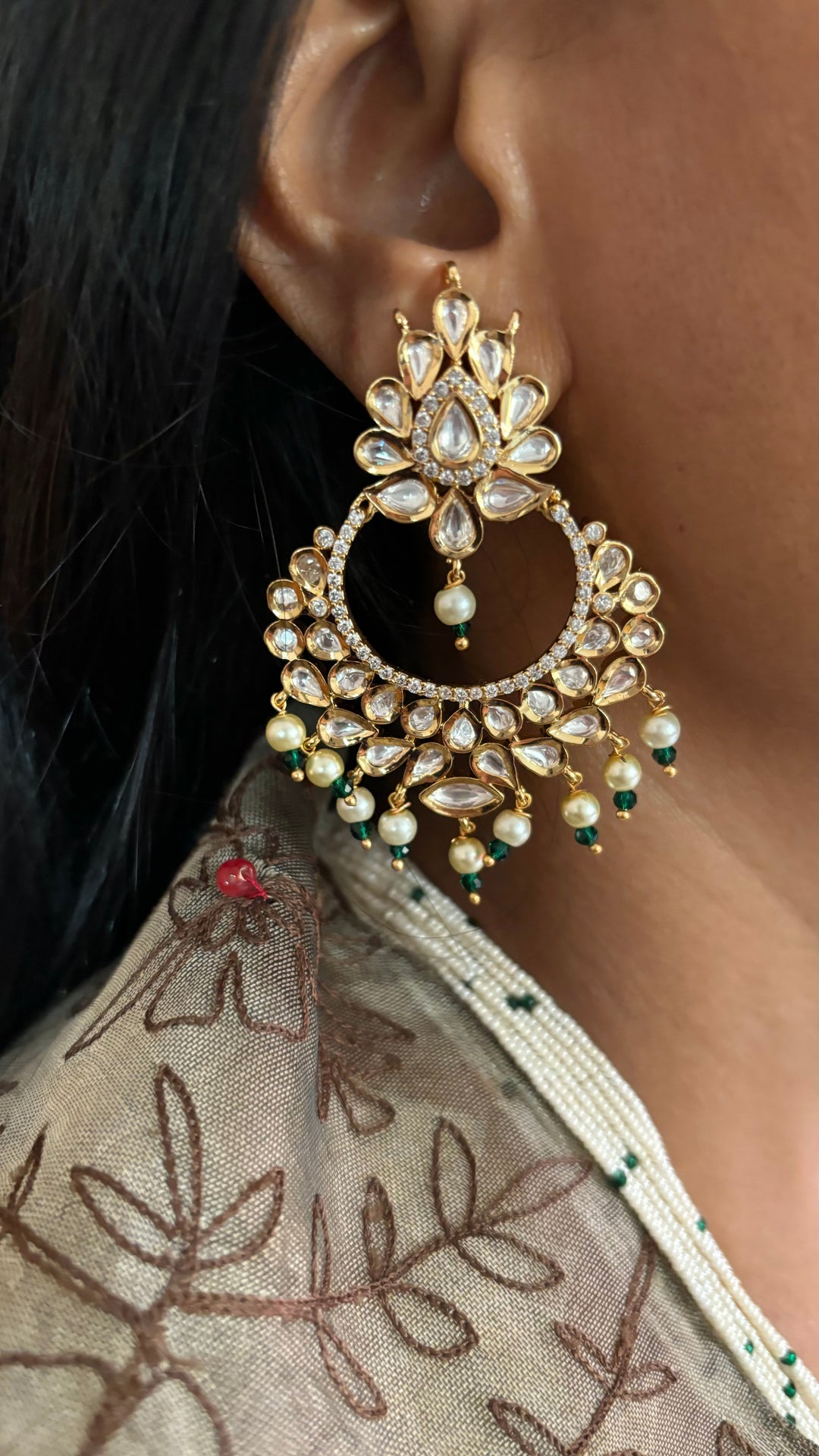 Beautiful Kundan Pendant Necklace with Chandbaalis