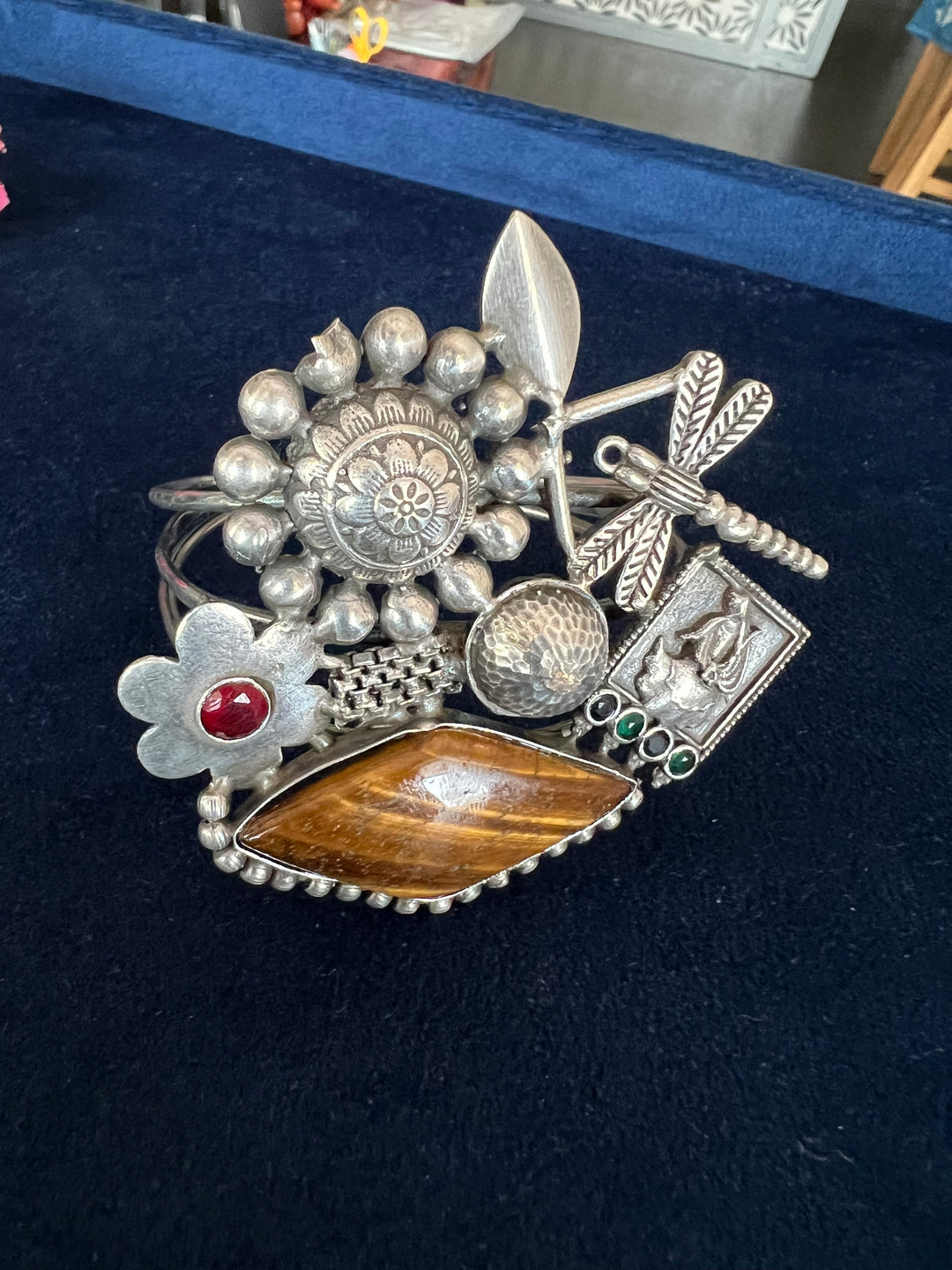 Elegant Fusion Handcuff - Premium Brass & Stone Craftsmanship