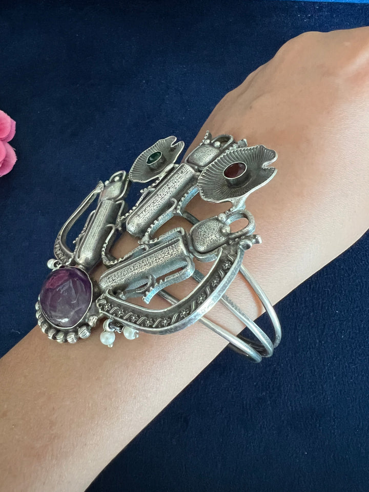 Elegant Fusion Handcuff - Premium Brass & Stone Craftsmanship