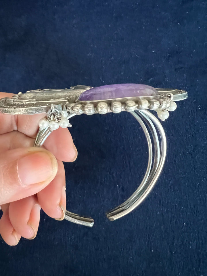 Elegant Fusion Handcuff - Premium Brass & Stone Craftsmanship