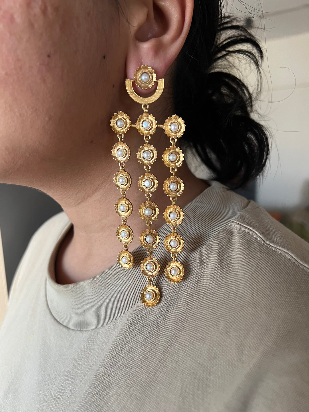 Statement Pearl Flowers Earrings